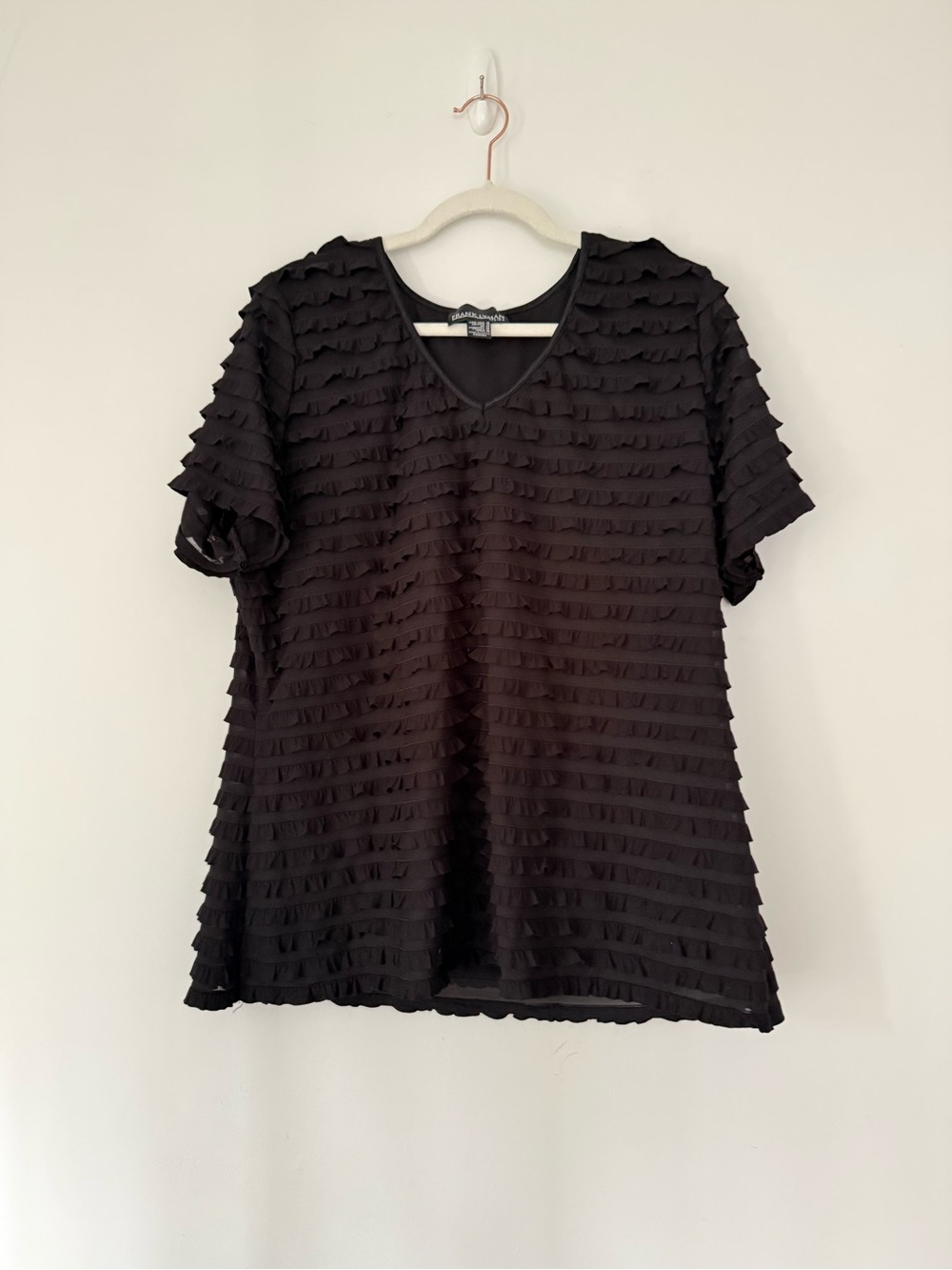 Frank Lyman Design Black Textured Sleeveless Blouse
